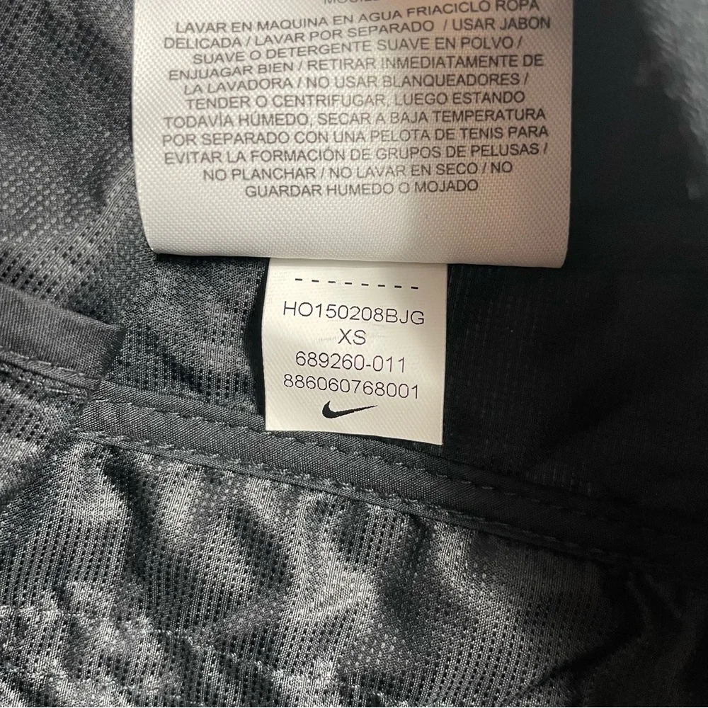 Nike Aeroloft Women’s Running Vest XS – NWT – Reflective Winter Outdoor